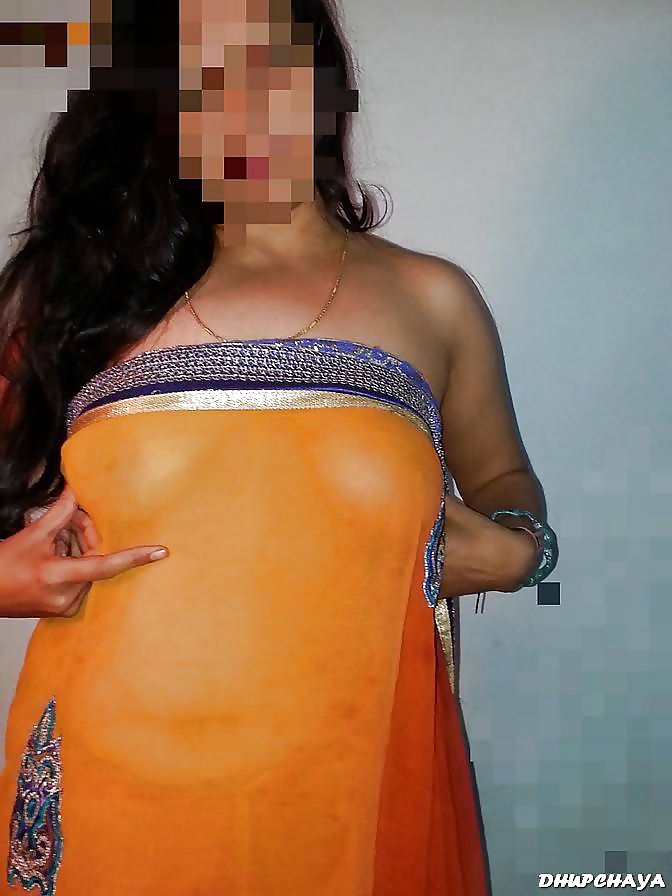 DESI SUPER HOT BHABHI SHOW HER SEXY ASSETS #26981928