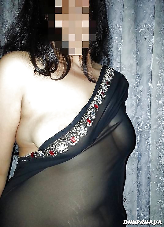 DESI SUPER HOT BHABHI SHOW HER SEXY ASSETS #26982037