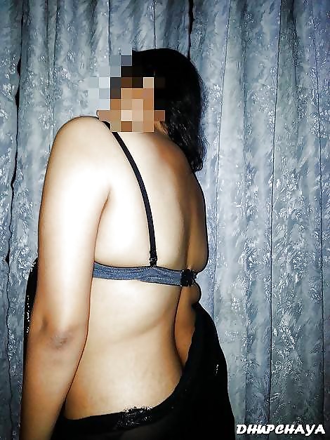 DESI SUPER HOT BHABHI SHOW HER SEXY ASSETS #26982070