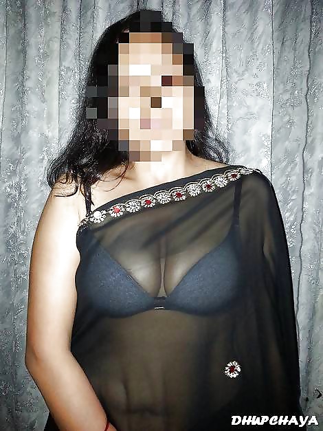 DESI SUPER HOT BHABHI SHOW HER SEXY ASSETS #26982090