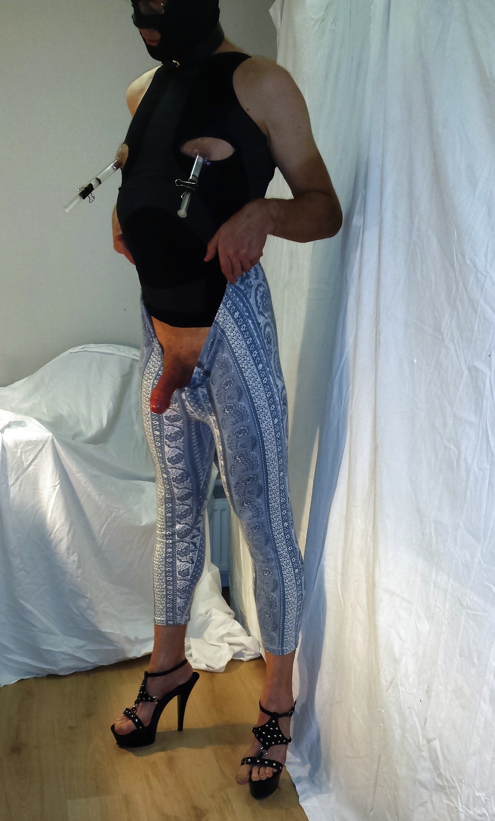 Contemporary leggings
