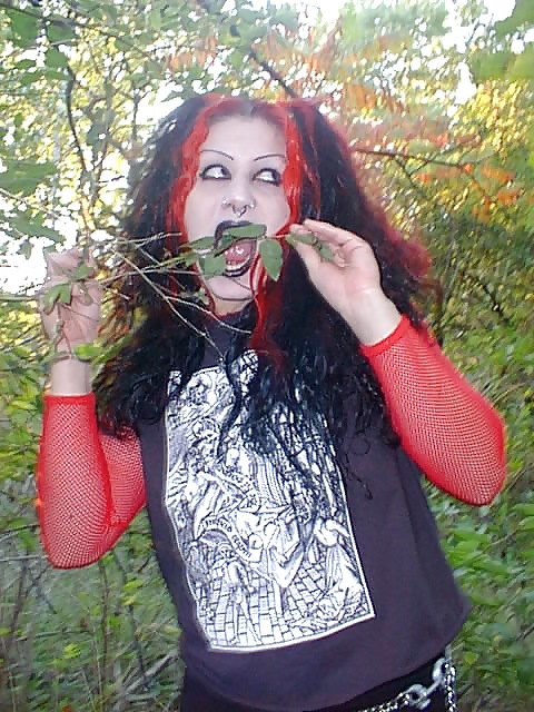 Anastaisa (4) cementerio (gothic alt. punk girl)
 #32685035