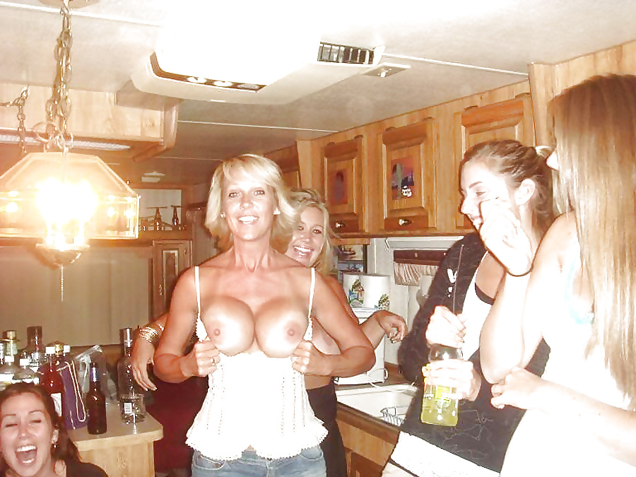Naked Moms Posing with their Teen Girls #28622687