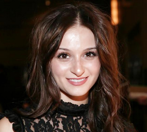 カナダ人女性 melanie papalia
 #40161213