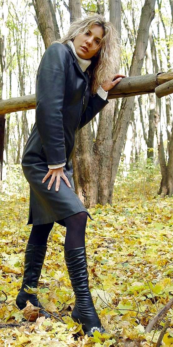 Botas y mujer - combinación perfecta... (3)
 #37595771
