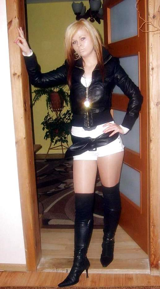 Botas y mujer - combinación perfecta... (3)
 #37595803