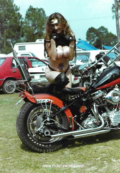 Harley chicks (or biker babes? which do you prefer?) #36284477