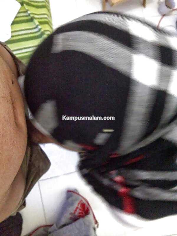 Indonesia- jilbaber tudung hijab bandung hisap kontol