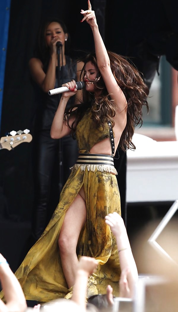 Selena gomez upskirts
 #26389408