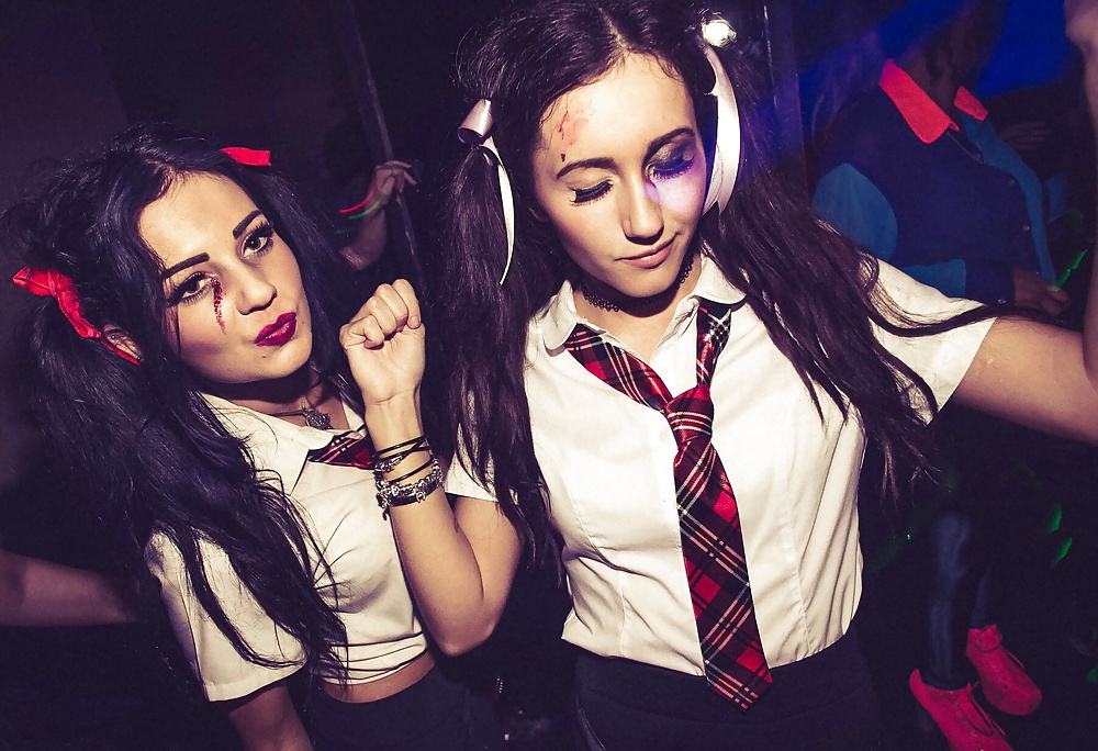UK Uni Students in S Uniforms #39773741