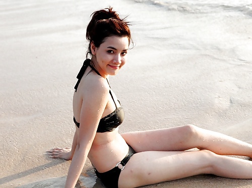 Trang Nhung Sexy Viet Nam Model at beach #33052755