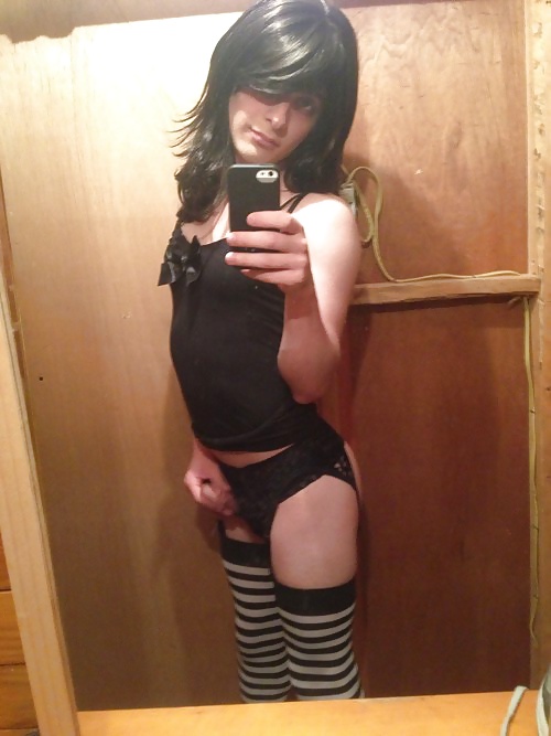 Sissy didascalie & crossdressers
 #26861177