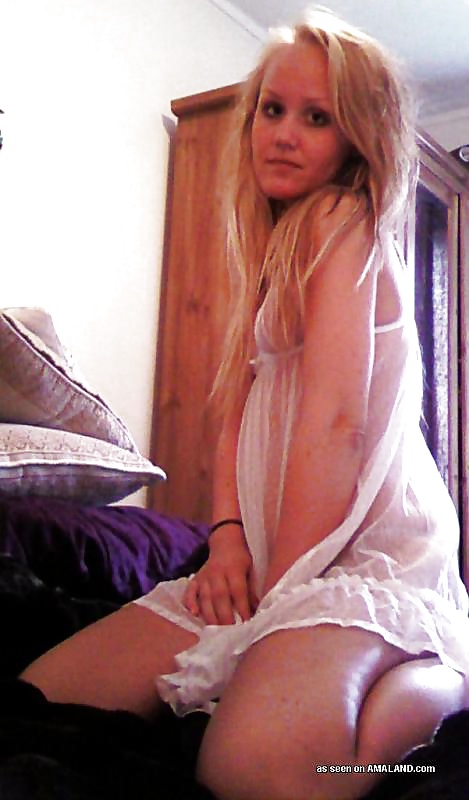 Elle merite une punition
 #40804393