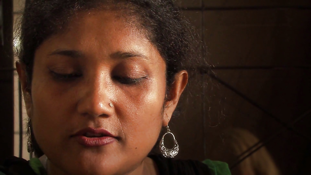 バングラディッシュ人女性の顔にザーメンをかける 
 #31813507