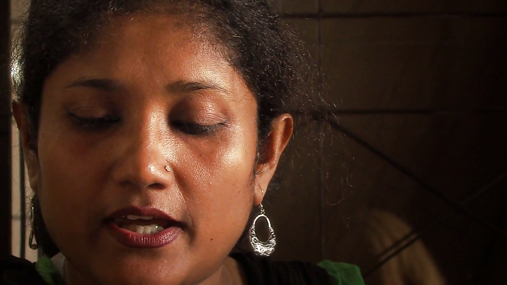バングラディッシュ人女性の顔にザーメンをかける 
 #31813508