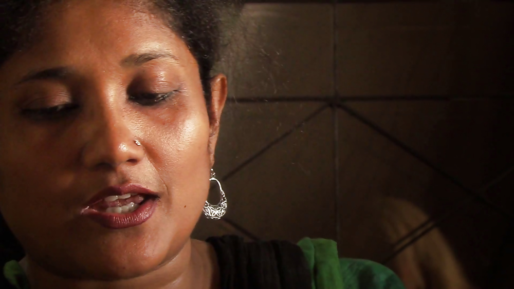 バングラディッシュ人女性の顔にザーメンをかける 
 #31813521