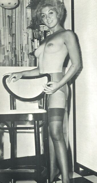 Vintage Single Mädchen In B & W #24883317