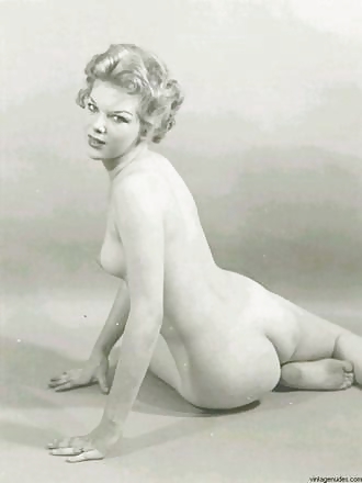 Vintage Single Mädchen In B & W #24883346