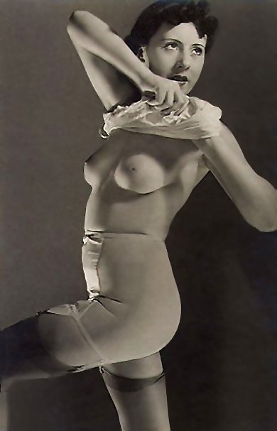 Vintage Single Mädchen In B & W #24883752