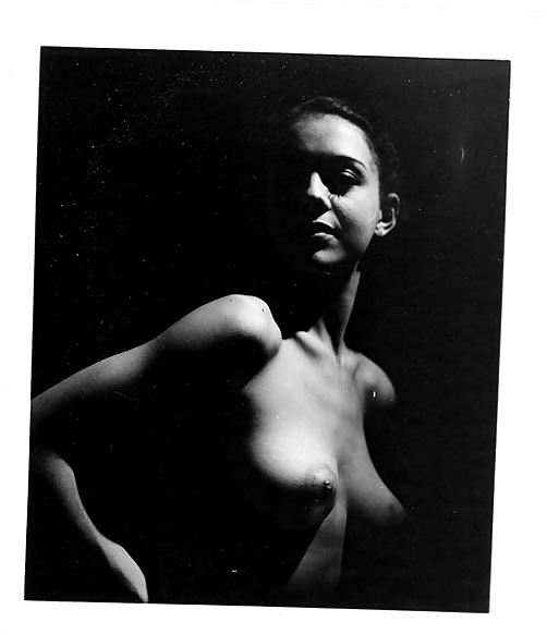 Vintage Single Mädchen In B & W #24884207