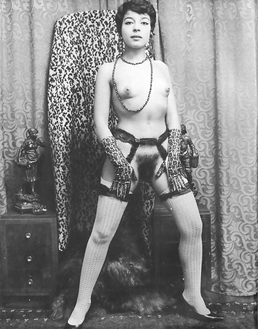 Vintage Single Mädchen In B & W #24884272