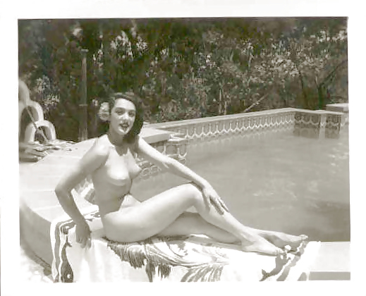 Vintage Single Mädchen In B & W #24884694