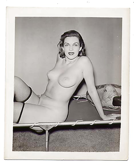 Vintage Single Mädchen In B & W #24884755