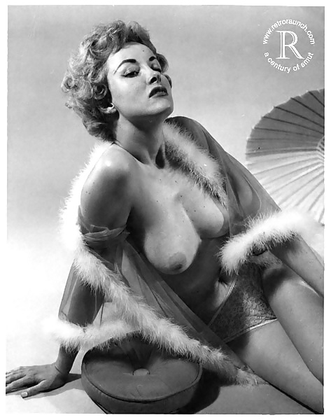 Vintage Single Mädchen In B & W #24885100