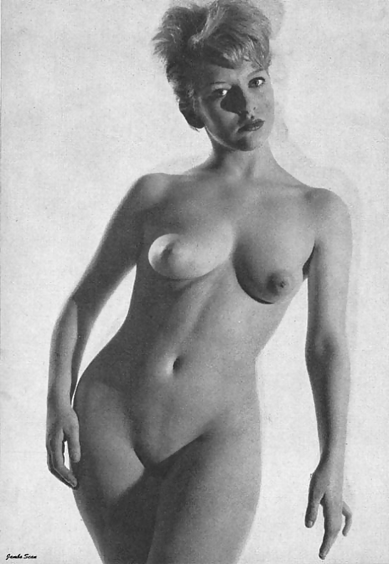 Vintage Single Mädchen In B & W #24885138