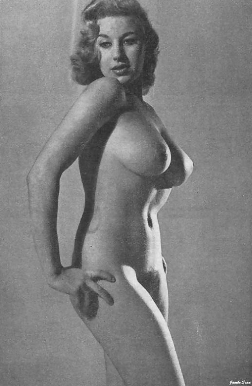 Vintage Single Mädchen In B & W #24885158