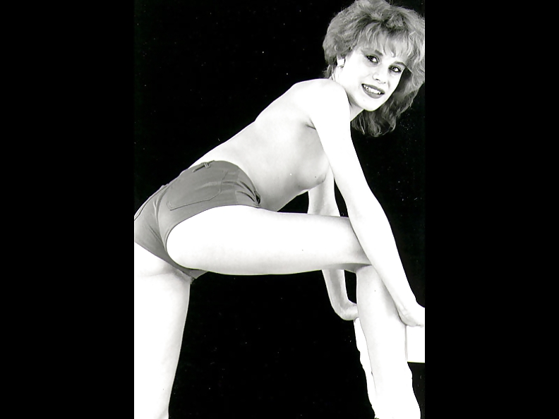 Vintage Single Mädchen In B & W #24885378