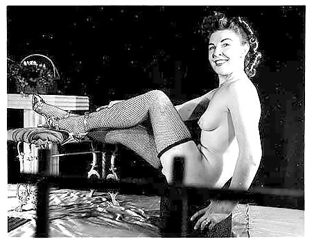 Vintage Single Mädchen In B & W #24885642