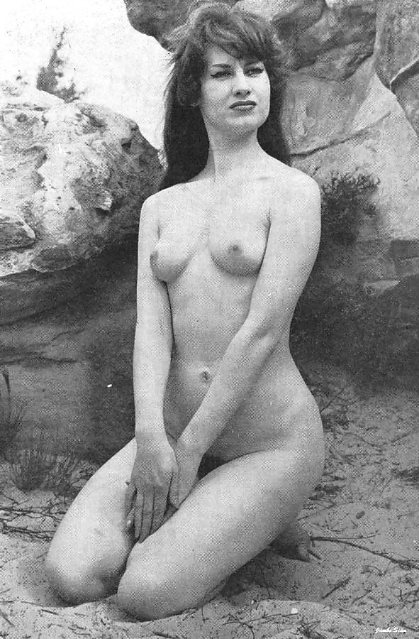 Vintage Single Mädchen In B & W #24885831