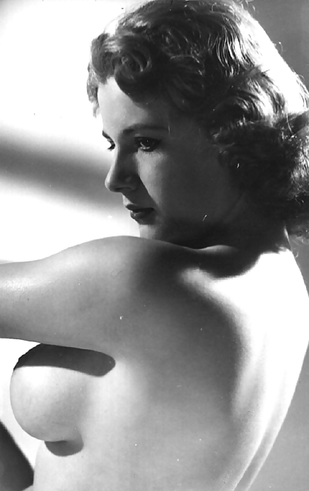 Vintage Single Mädchen In B & W #24886094