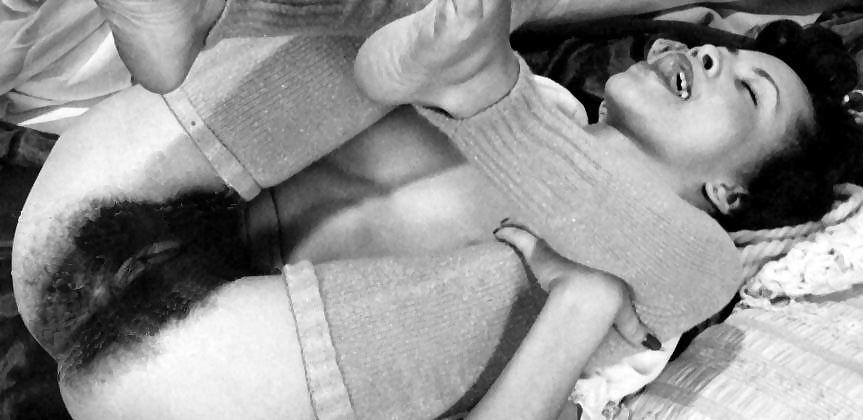 Vintage Single Mädchen In B & W #24886459