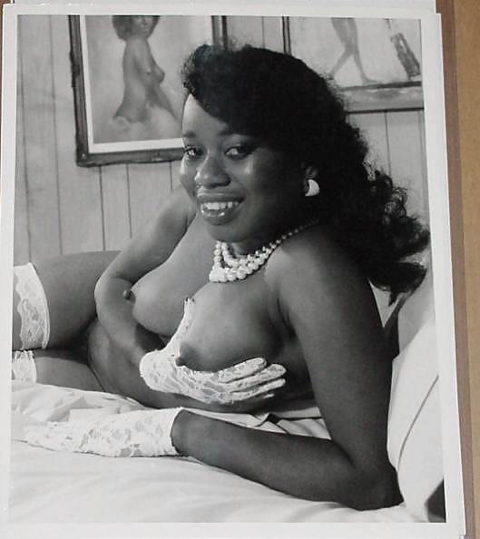 Vintage Single Mädchen In B & W #24886512