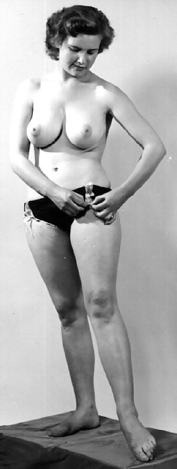 Vintage Single Mädchen In B & W #24886699