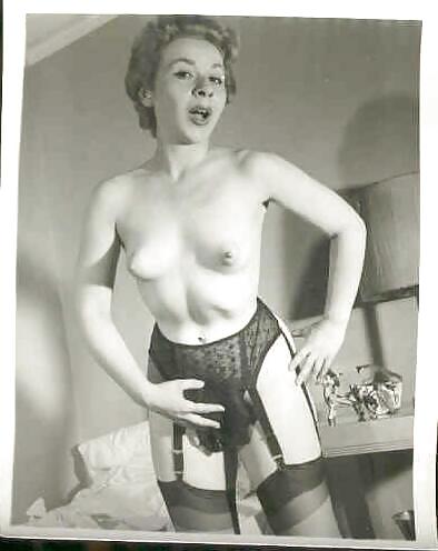 Vintage Single Mädchen In B & W #24886771