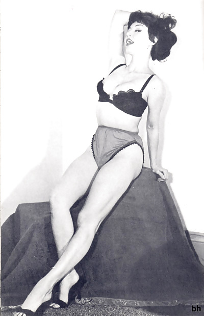 Vintage Single Mädchen In B & W #24887412