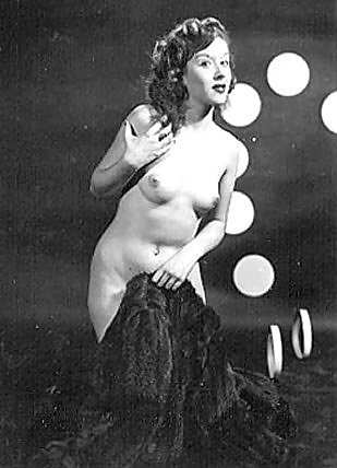 Vintage Single Mädchen In B & W #24887744