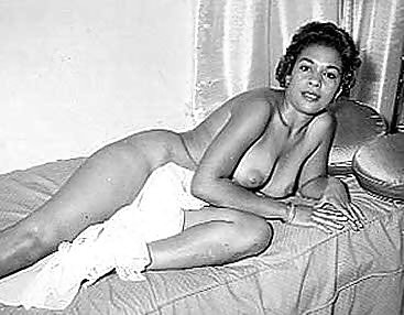 Vintage Single Mädchen In B & W #24887770