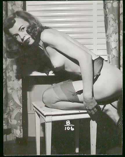 Vintage Single Mädchen In B & W #24887852