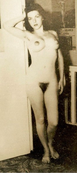 Vintage Single Mädchen In B & W #24887900