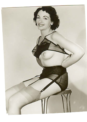 Vintage Single Mädchen In B & W #24888047