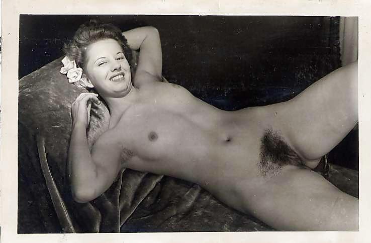 Vintage Single Mädchen In B & W #24888095