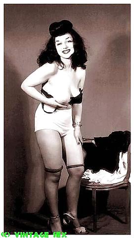 Vintage Single Mädchen In B & W #24888535