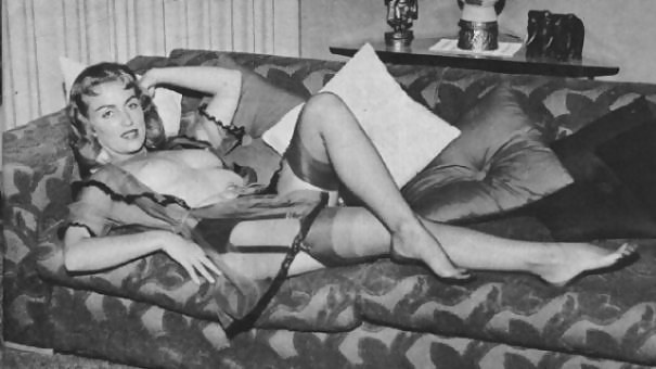 Vintage Single Mädchen In B & W #24888581