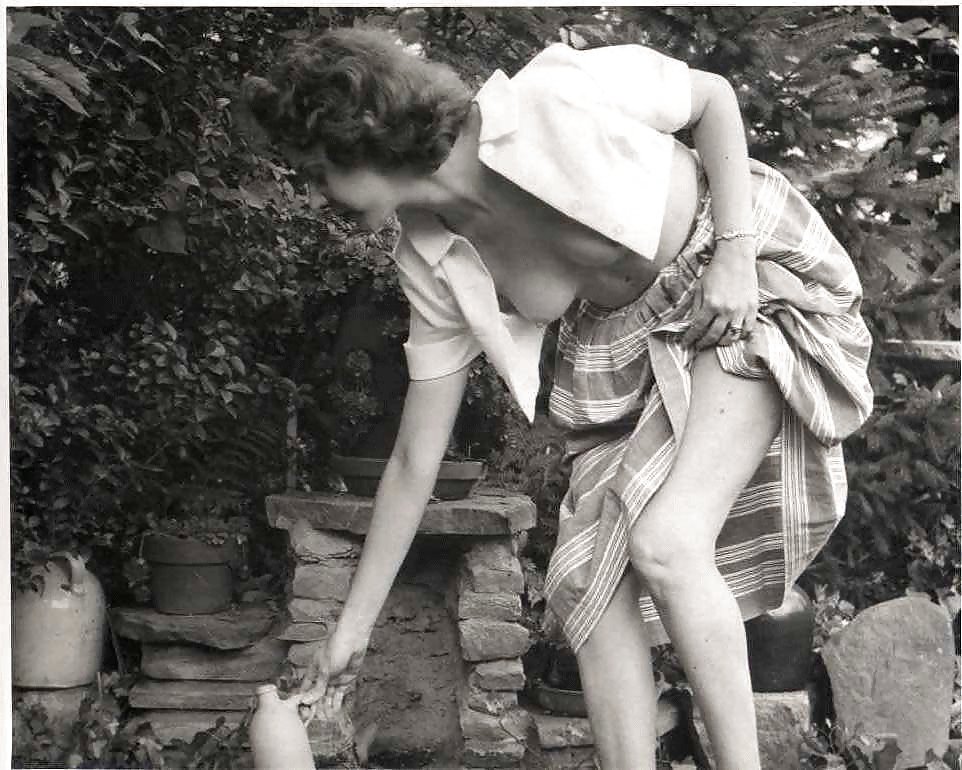 Vintage Single Mädchen In B & W #24888670