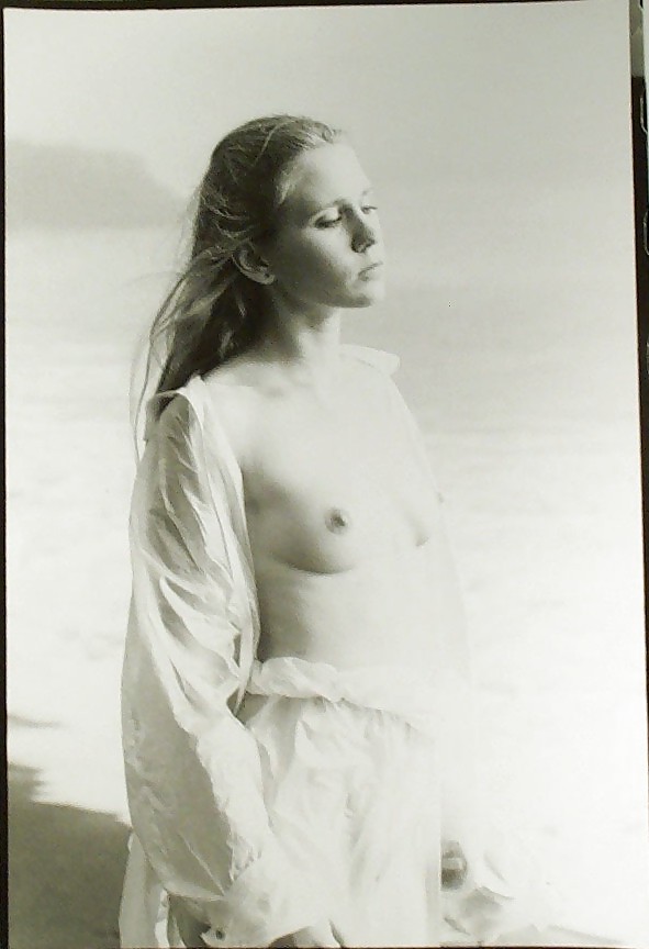 Vintage Single Mädchen In B & W #24888808