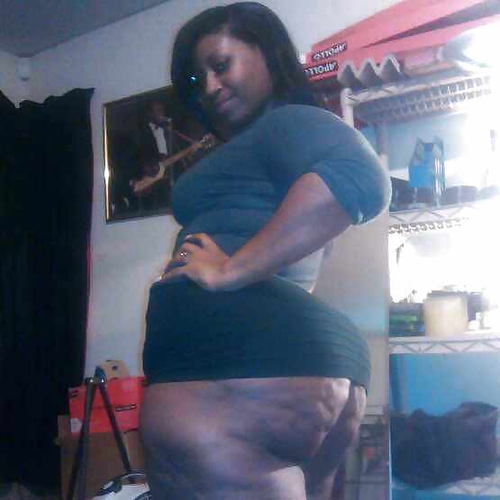 Big bootys and skirts #35739173